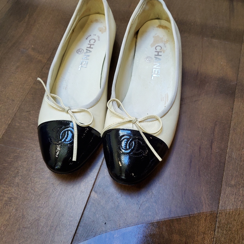 Chanel Smooth Lambskin Ballerina with Black Toe